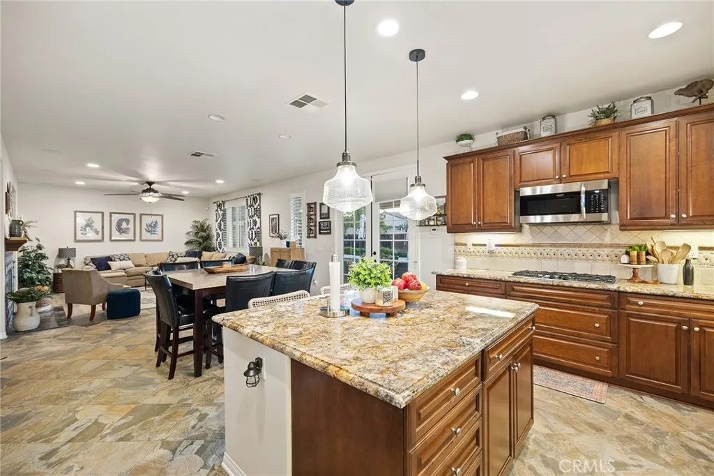 32875 El Centro, Menifee, California 92584 home-pic-21